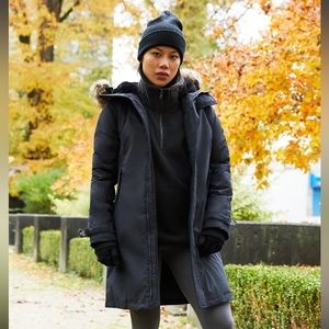 TNA ARITZIA SUMMIT PARKA SIZE MEDIUM